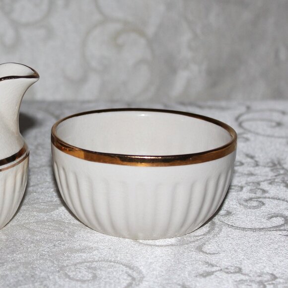 Sadler Blue Rose Teapot | Arthur Wood Blue Rose Sugar Bowl & Creamer Set - Picture 11 of 15